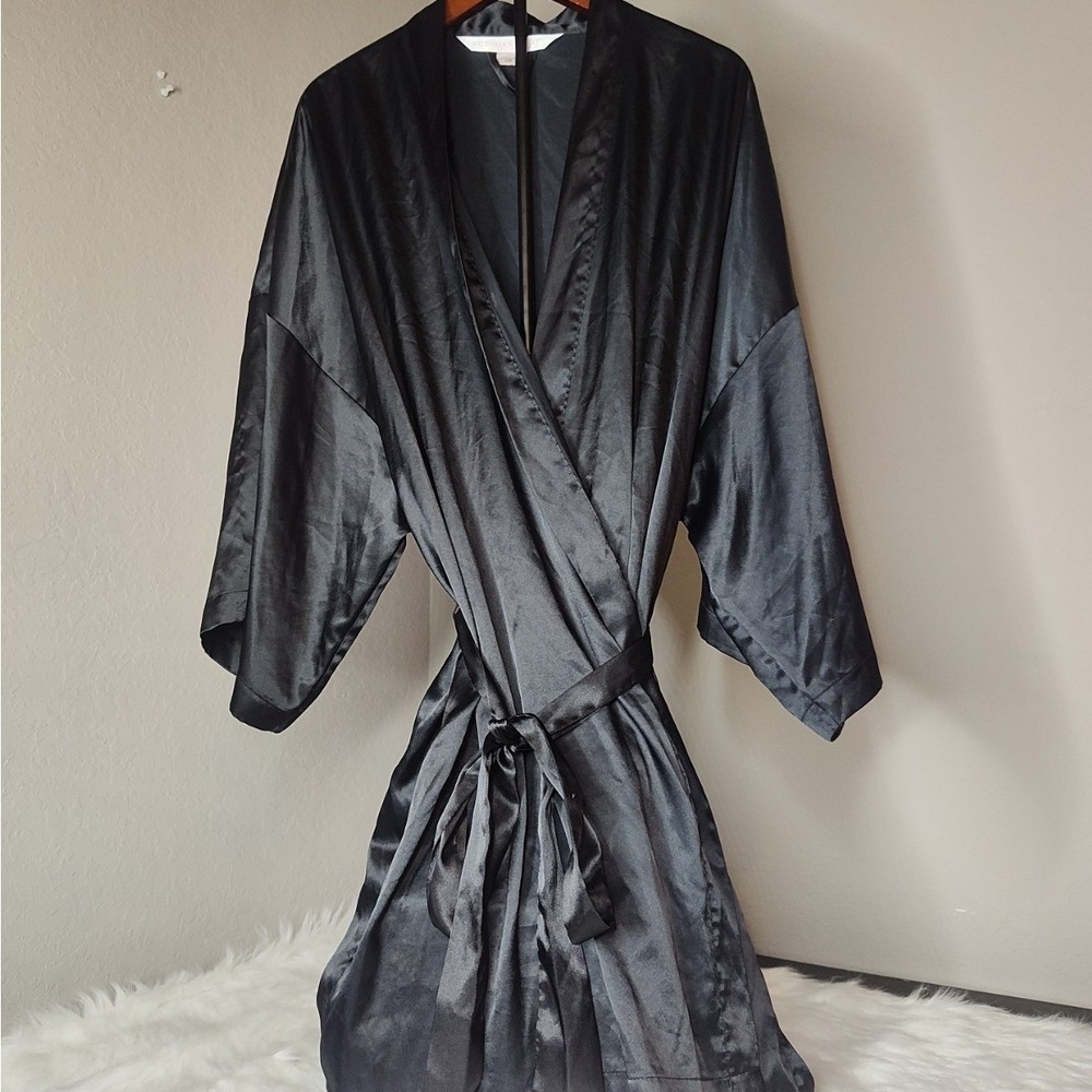 Victoria's Secret‎ Robe Women O/S Black Satin Kimono Wrap Belted Loungewear